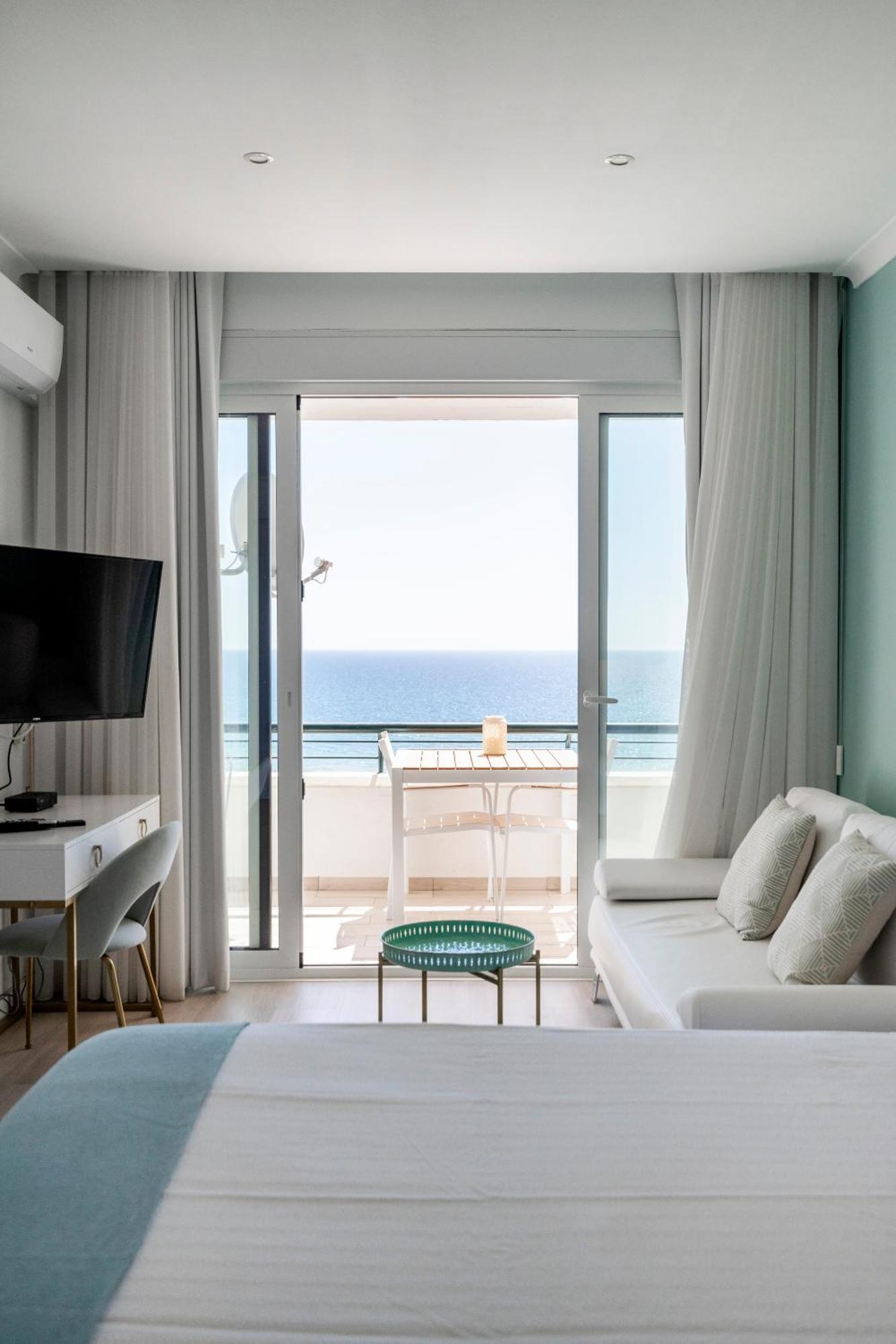 Sea Lovers - Sea Front - Studio Apartment Монте-Гордо Экстерьер фото