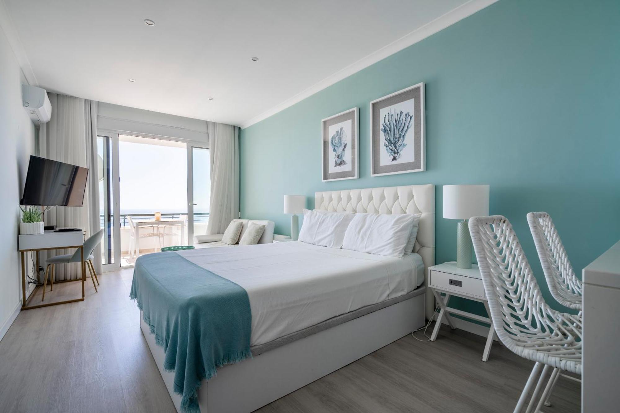 Sea Lovers - Sea Front - Studio Apartment Монте-Гордо Экстерьер фото